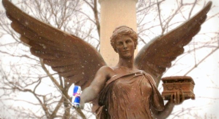 Statue Wings